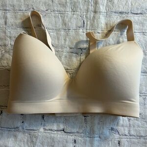 SOMA ENBLISS WIRELESS MADE IN VIETNAM NYLON & SPANDEX NEUTRAL COLOR BRA 34DD